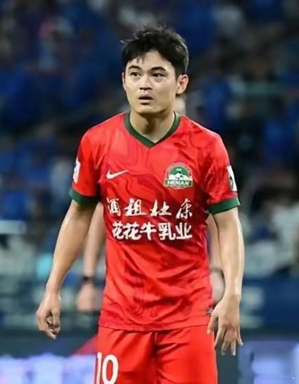 云南玉昆敲定本土边路攻击手！黄紫昌加盟，新赛季助力球队征战中超！