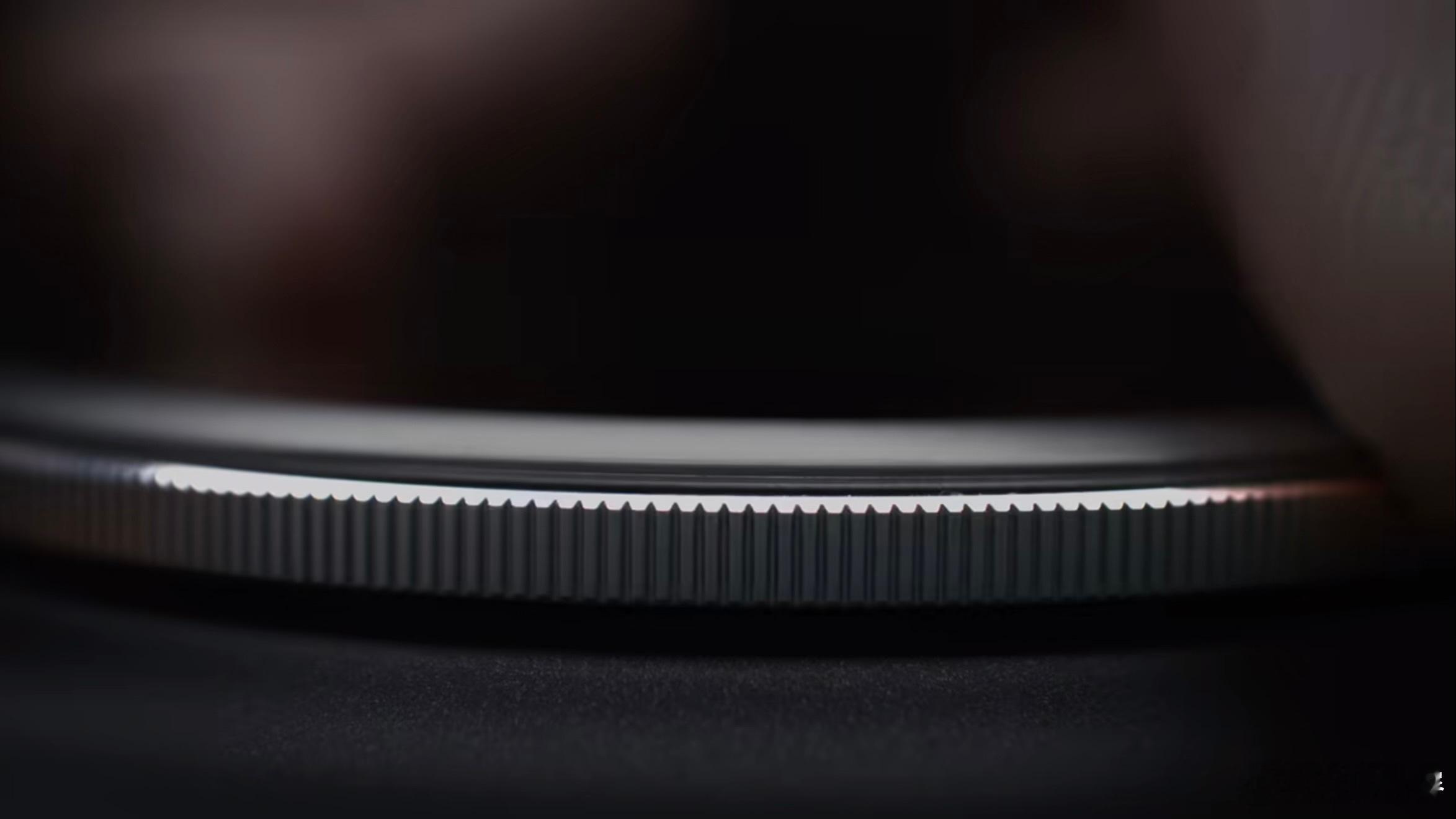 17 Ultra 徕卡版这个变焦环的情绪价值确实太足了而且可乐标真不会随便授权，