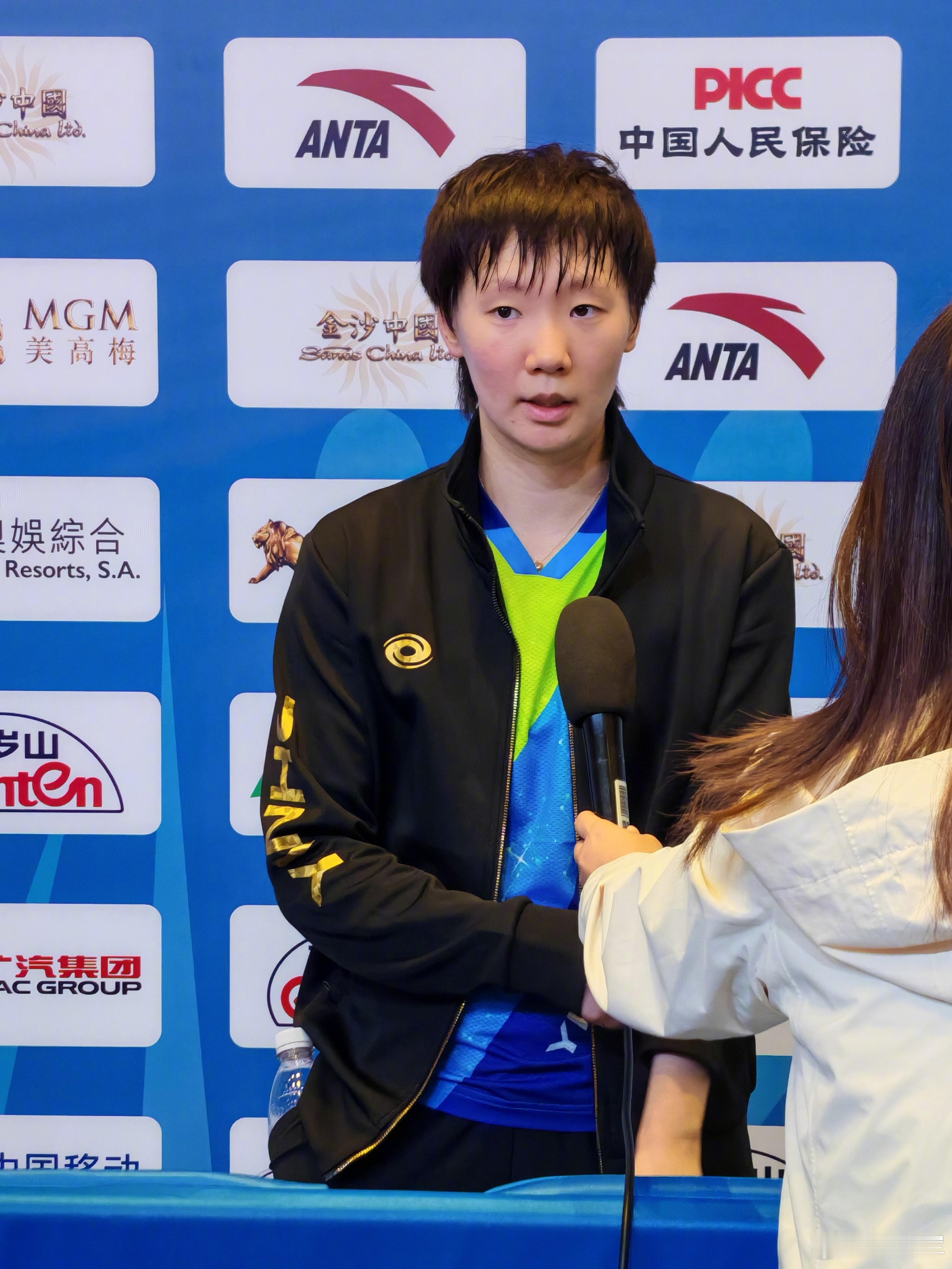 混采区，王曼昱接受媒体采访！ 