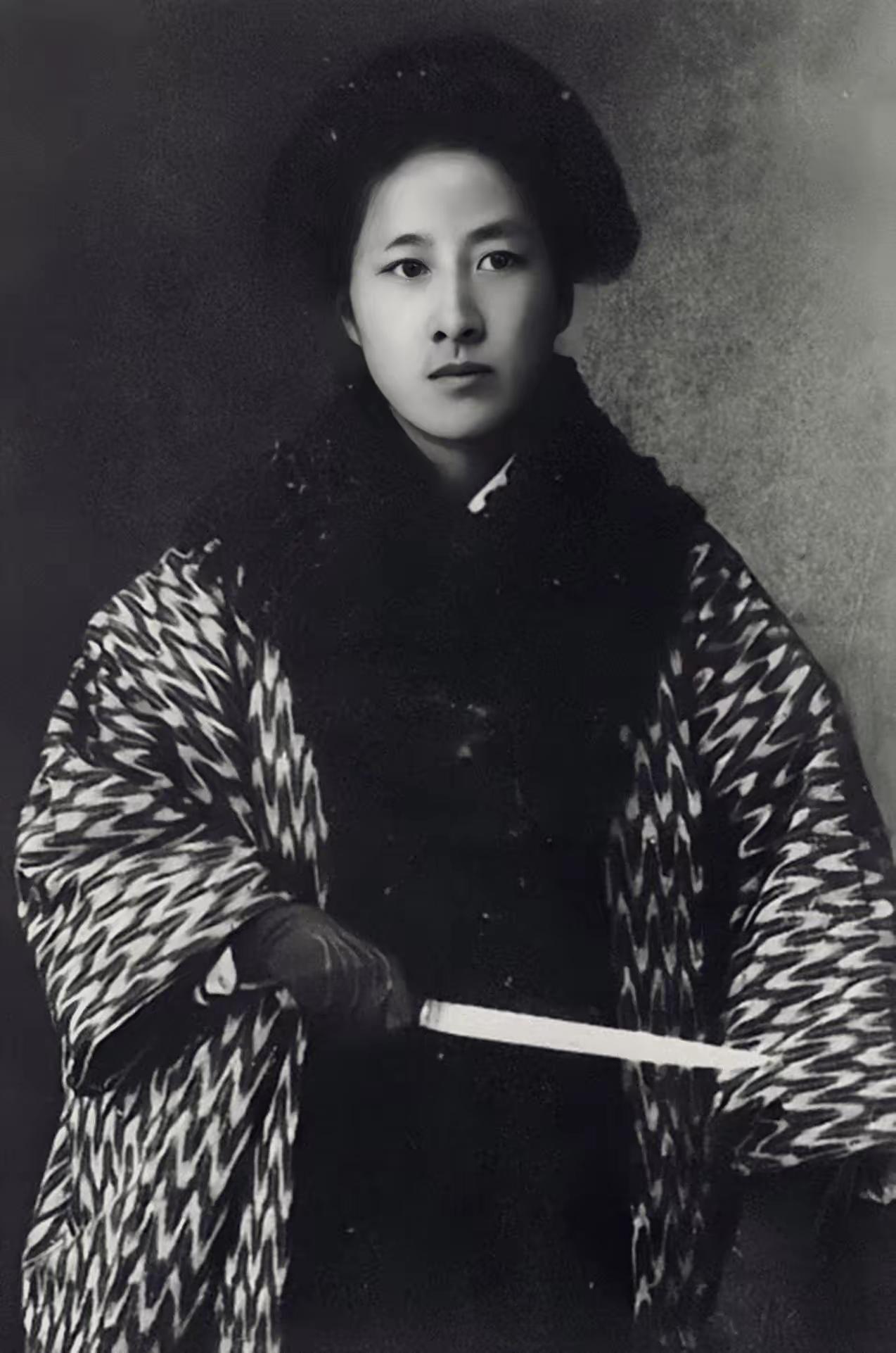 巾帼英雄秋瑾就义前，向县令提出三个遗愿，字字让人动容

1907年，巾帼英雄秋瑾
