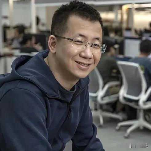 看到今年中国富豪榜
       我忍不住偷偷的笑了
  某手主播某有志，每每叫