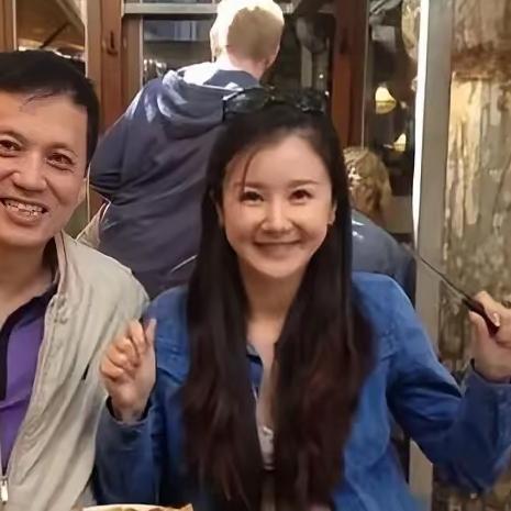 孙菲菲前夫史宏真是经不住扒，细究便知，他除了硕士学历值得一提，其余方面实在无亮点