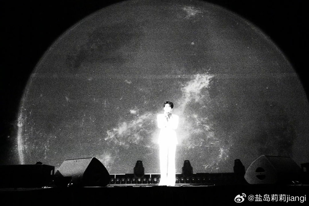 曾舜晞开场小片审美曾舜晞这次真的用心了，见面会藏着好多小心思啊，这审美和用心，真