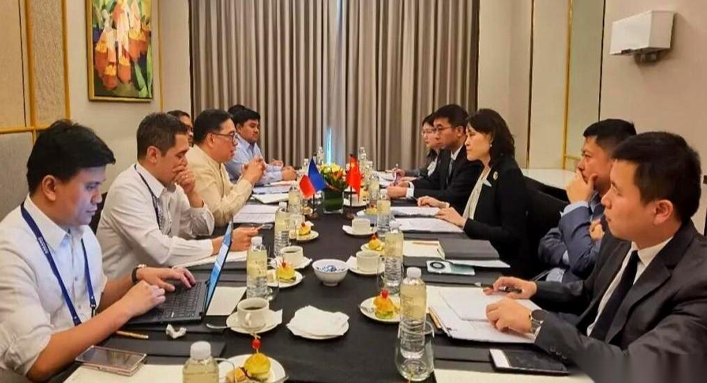 菲律宾，油箱快见底了。
3月24号，总统马科斯签下一纸行政令，全国进入能源紧急状