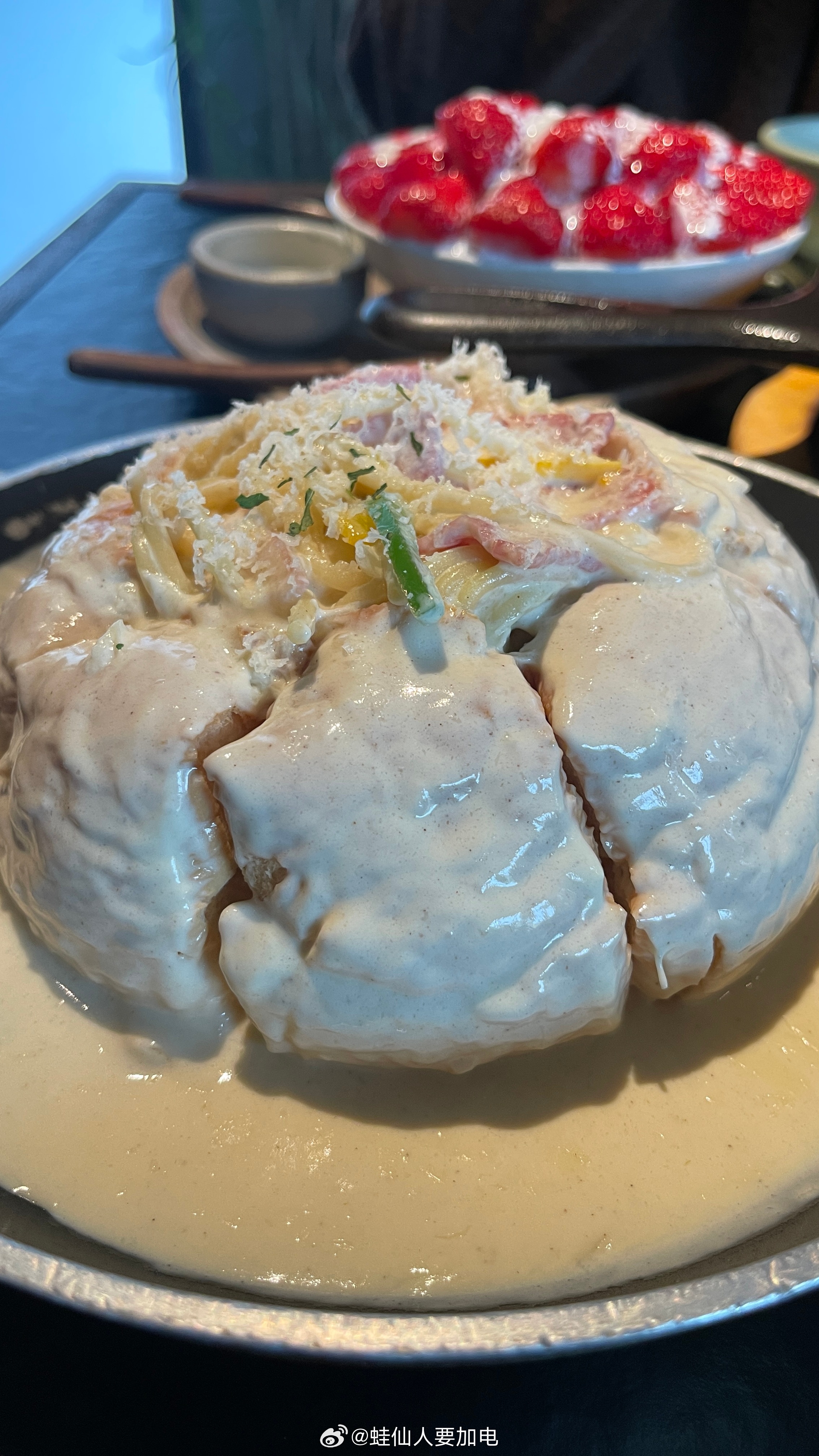 领克10纯电版 帅还是很帅的这两天拍婚纱照和吃吃喝喝之余顺便看看向宽整活，别有一