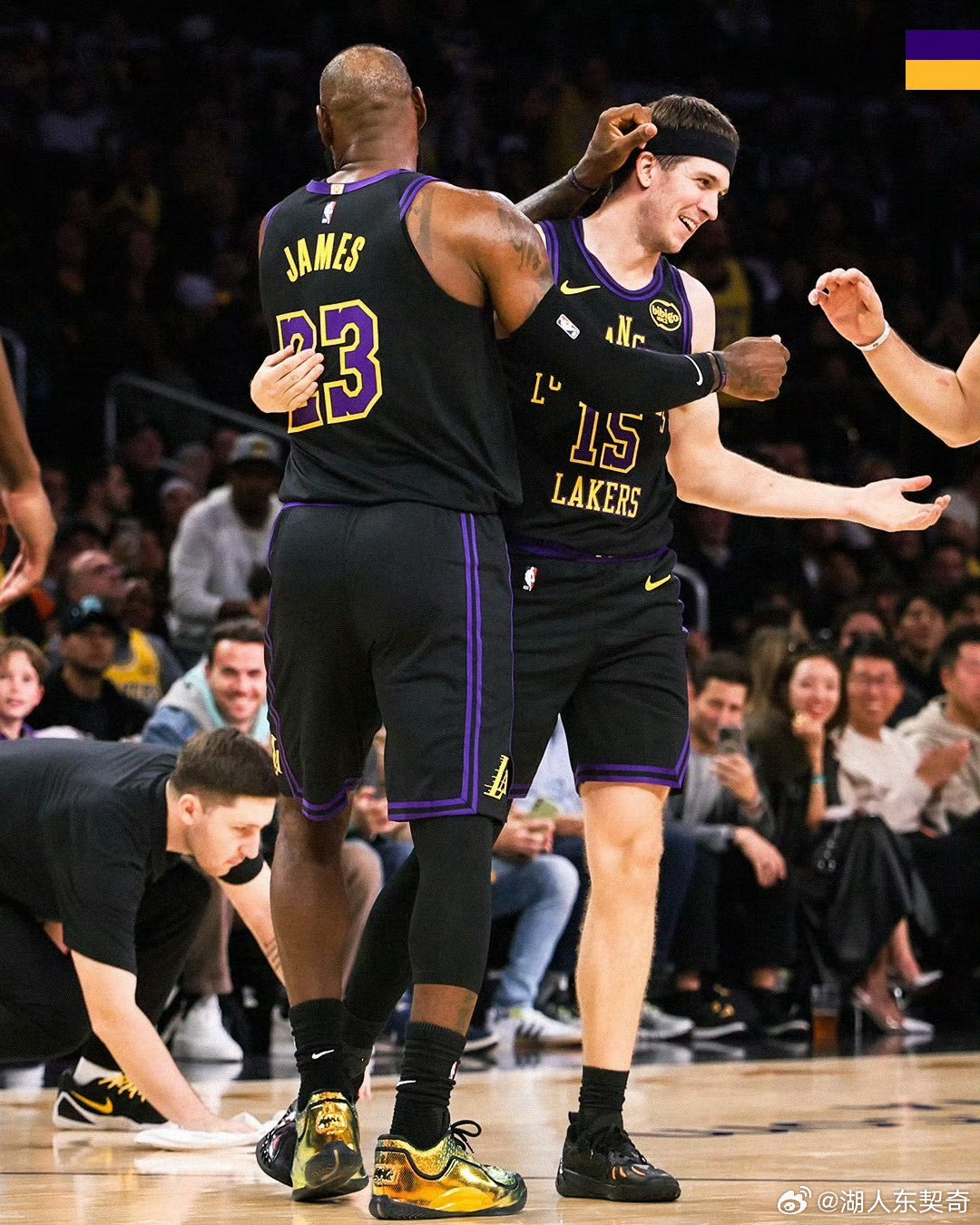 据《湖人日报》报道，消息源透露，东契奇与里夫斯对詹姆斯是否能留在湖人拥有重要话语