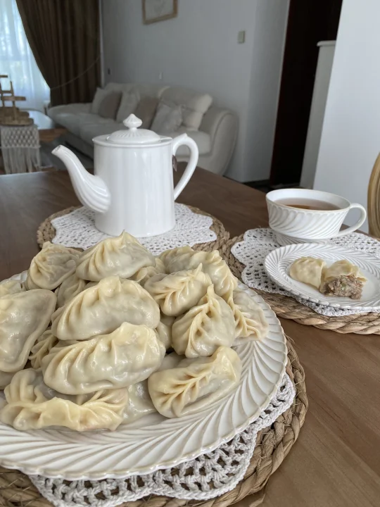 自己包的薄皮包子真的好吃 .🥟