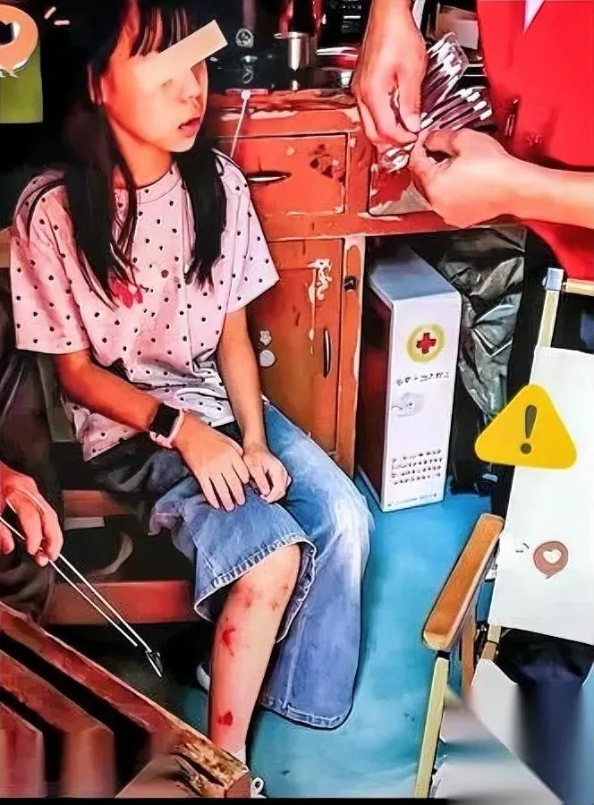 江西龟峰这通报

我看完血压飙升

直接寒了所有好人的心。

宝妈带娃逛景区娃磕