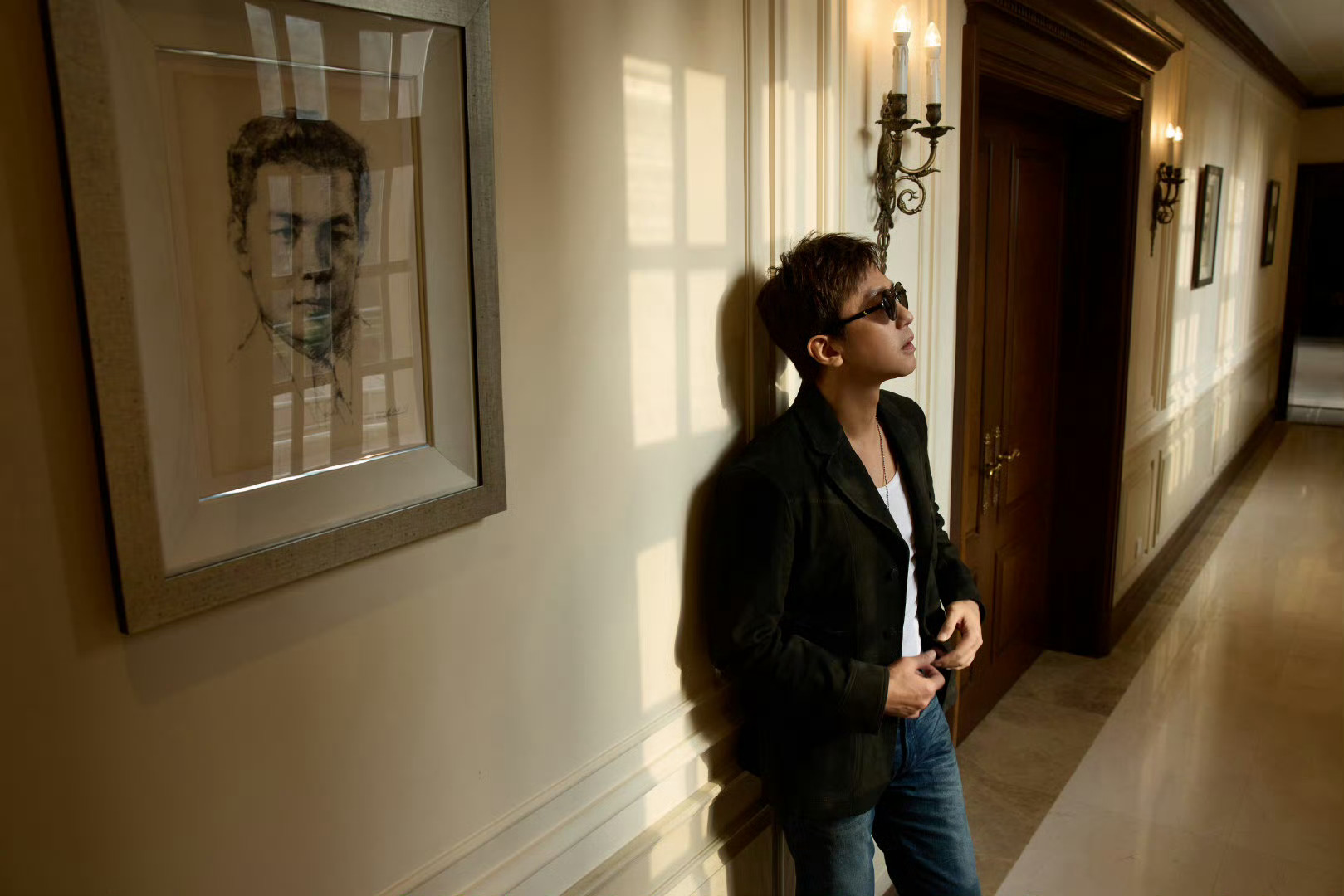 邓超走红毯节目不断  邓超拘谨式帅气 邓超今日活动造型也太帅了吧！超哥的帅一如既