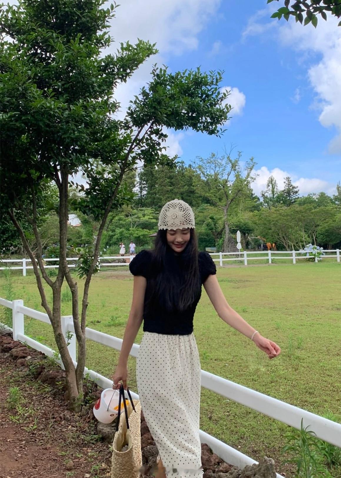穿搭分享 连续更新第2558天韩国时尚女生日常搭配韩系穿搭超能新星汇新星v计划开