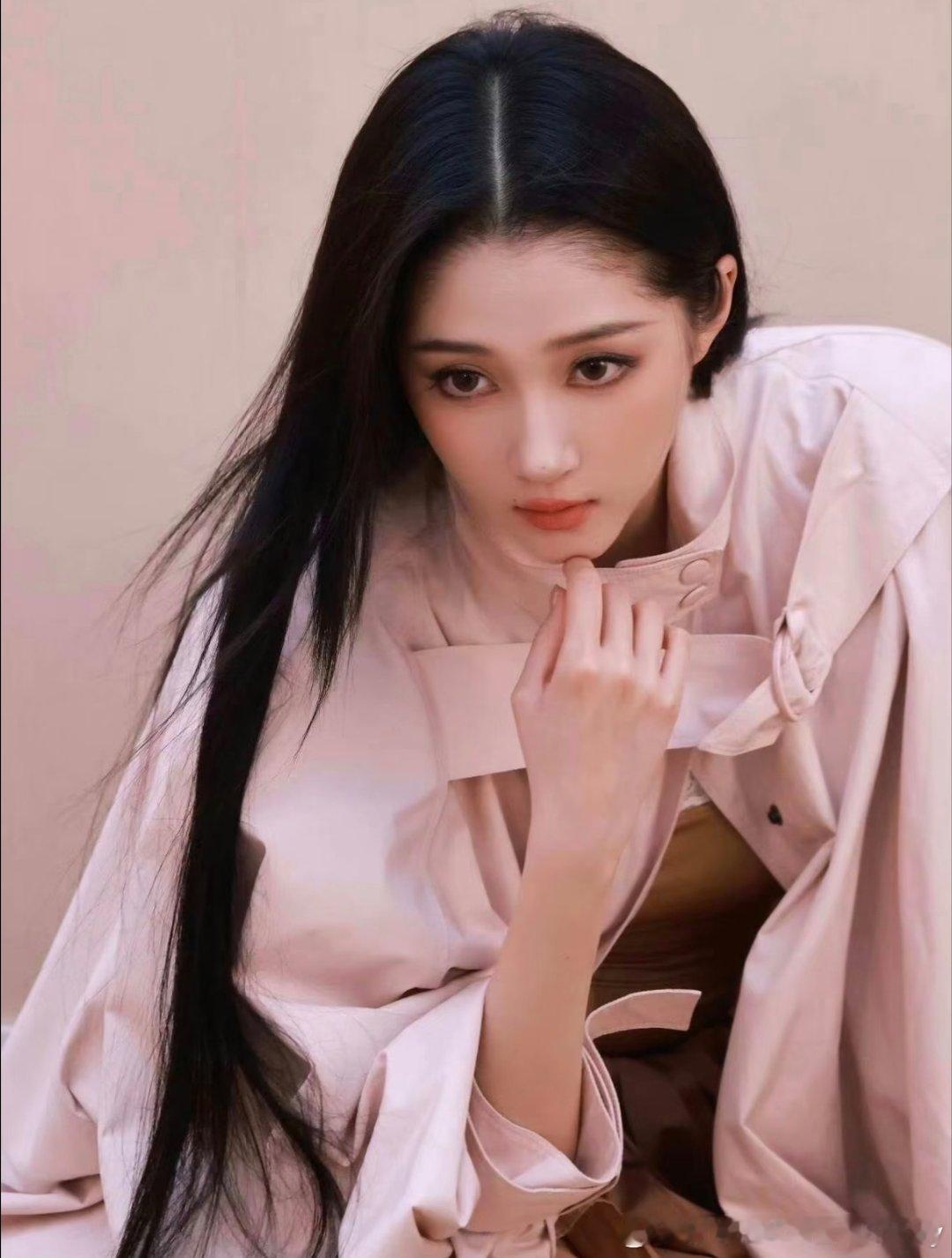 再次说关晓彤好适合复古千金造型。是正确的打开方式。关晓彤