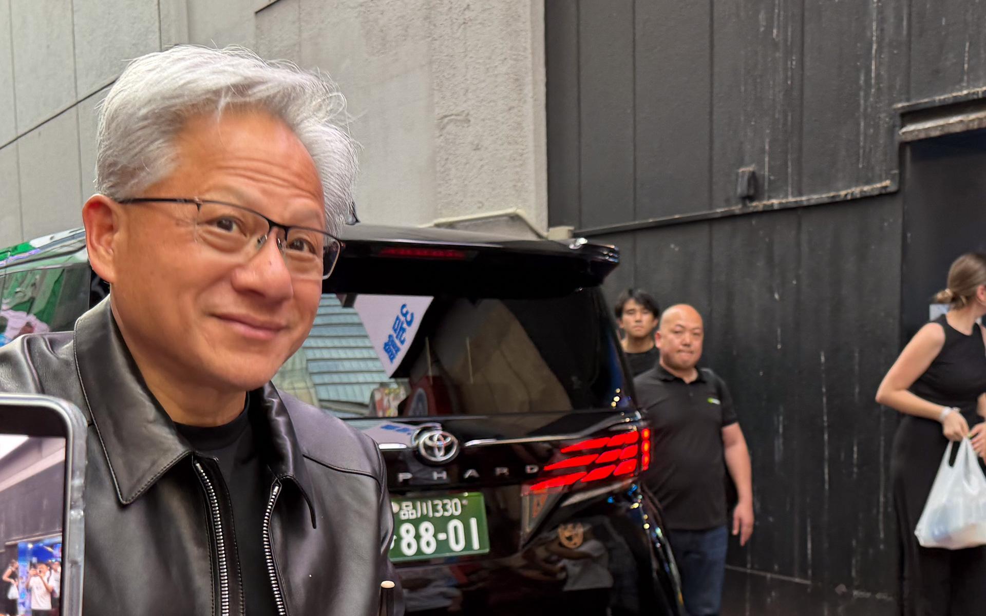NVIDIA黄仁勋与本田V12 F1发动机设计师秋叶原叙旧7月15日，全球AI行