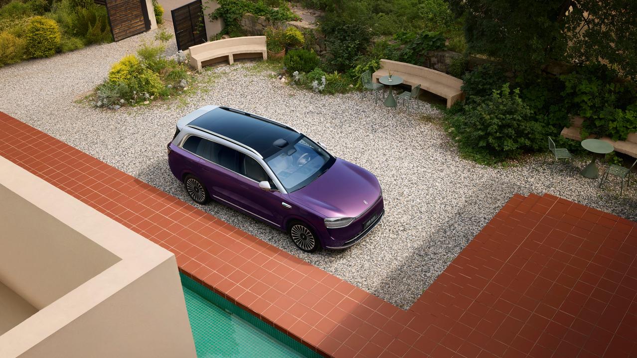 能稳踞50万以上市场销量冠军，问界M9的底气不仅来自强悍动力，更在于持续迭代的智