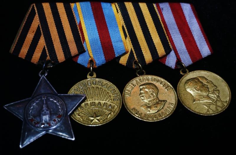 美苏争霸,苏联败在哪里? 美苏争霸，苏联落败有几个关键因素。
经济上，苏联经济结