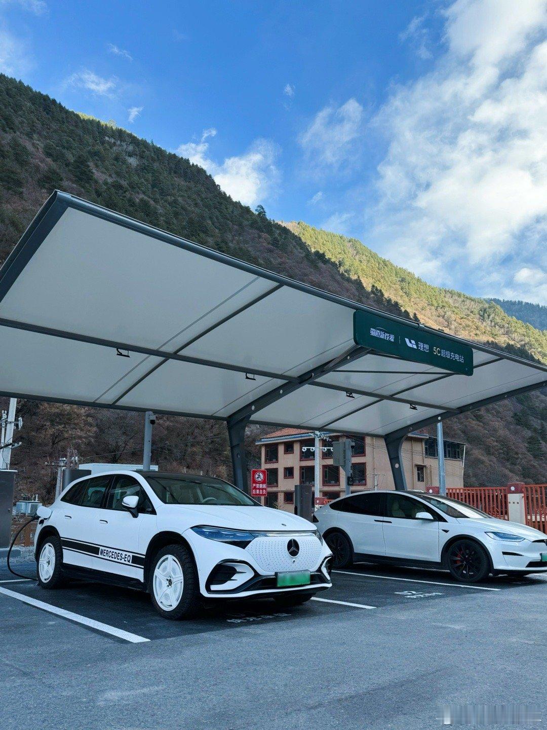 ⚡这次开两台纯电车自驾川西，奔驰EQS SUV+特斯拉model X plaid