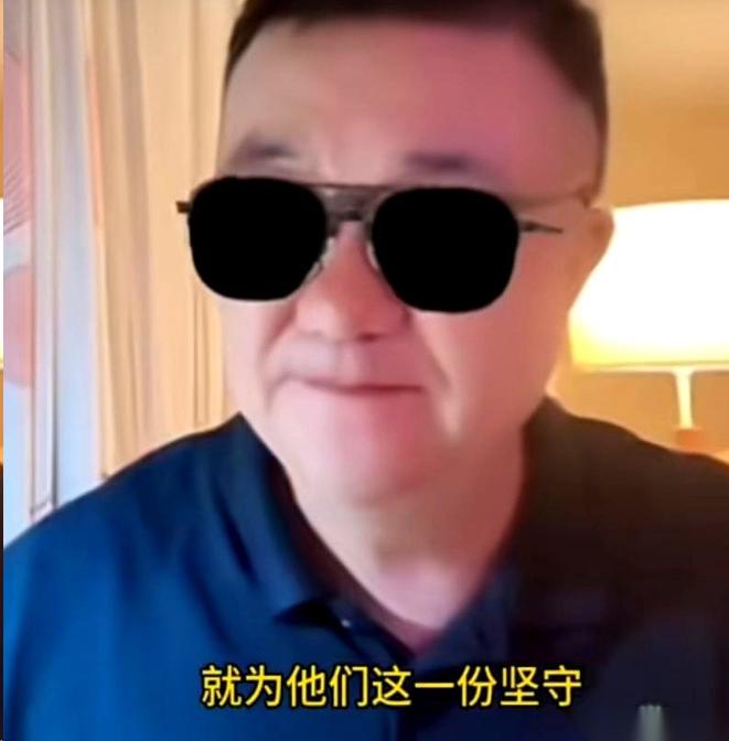 董路在直播间里抖了个料，说李铁刚出事那会儿，他随手发了条朋友圈，底下安静得像深夜