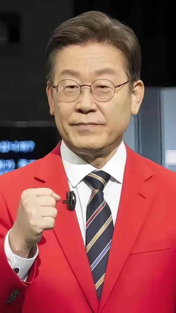 韩国总统李在明这时候对中国政府行驶不友好的政策，他对中国的石油树脂已经开始进行征