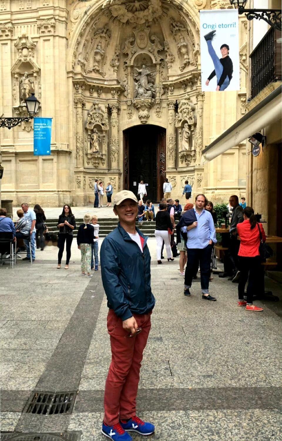 艾玛~，老黄可以啊，轻轻松松腿就上去了，这是跟一个路牌较上劲儿了。
不错啊！不仅