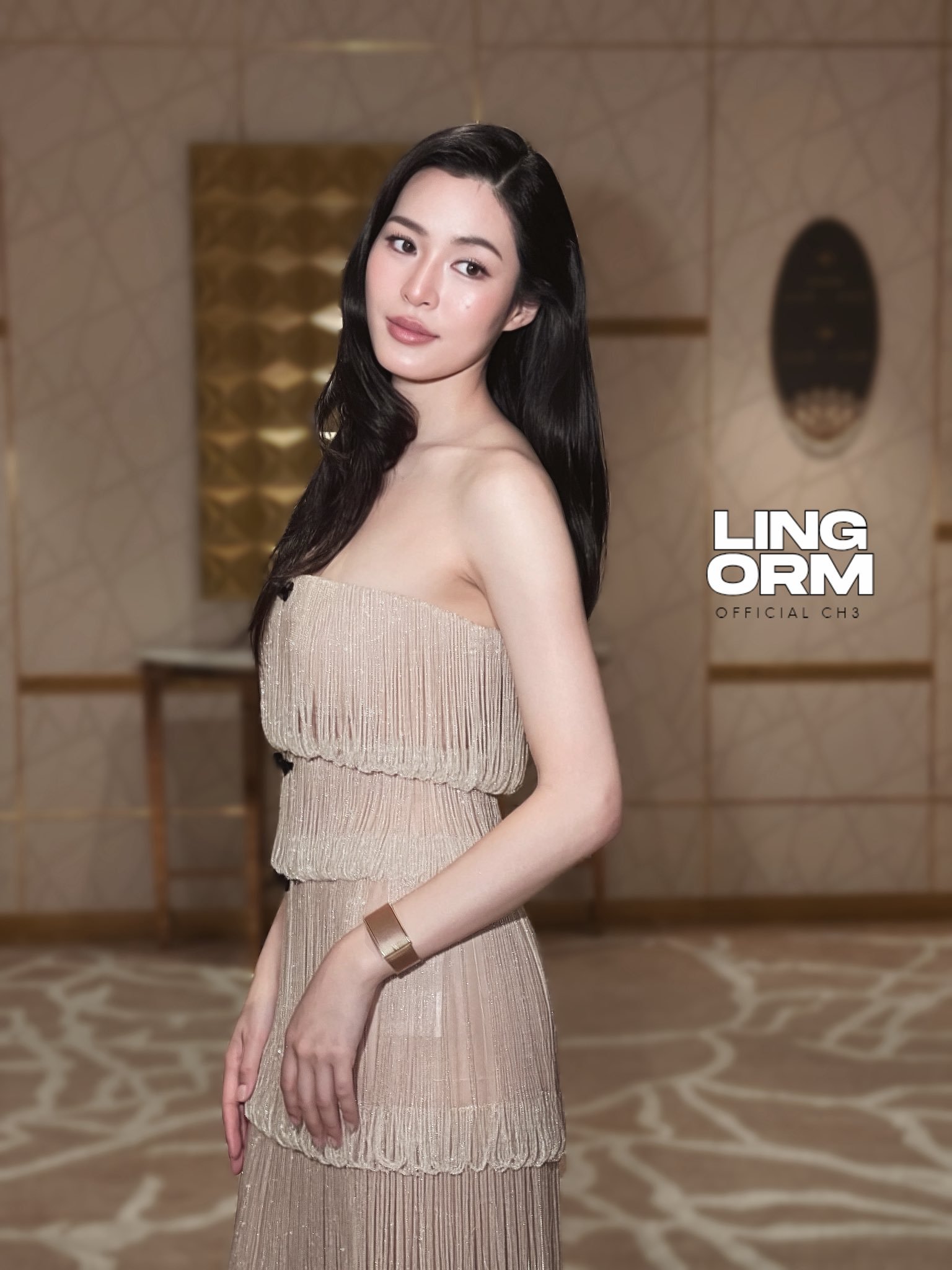 lingorm[超话] 💜lingorm 官推更新:“世界上最美丽的女人✨” 