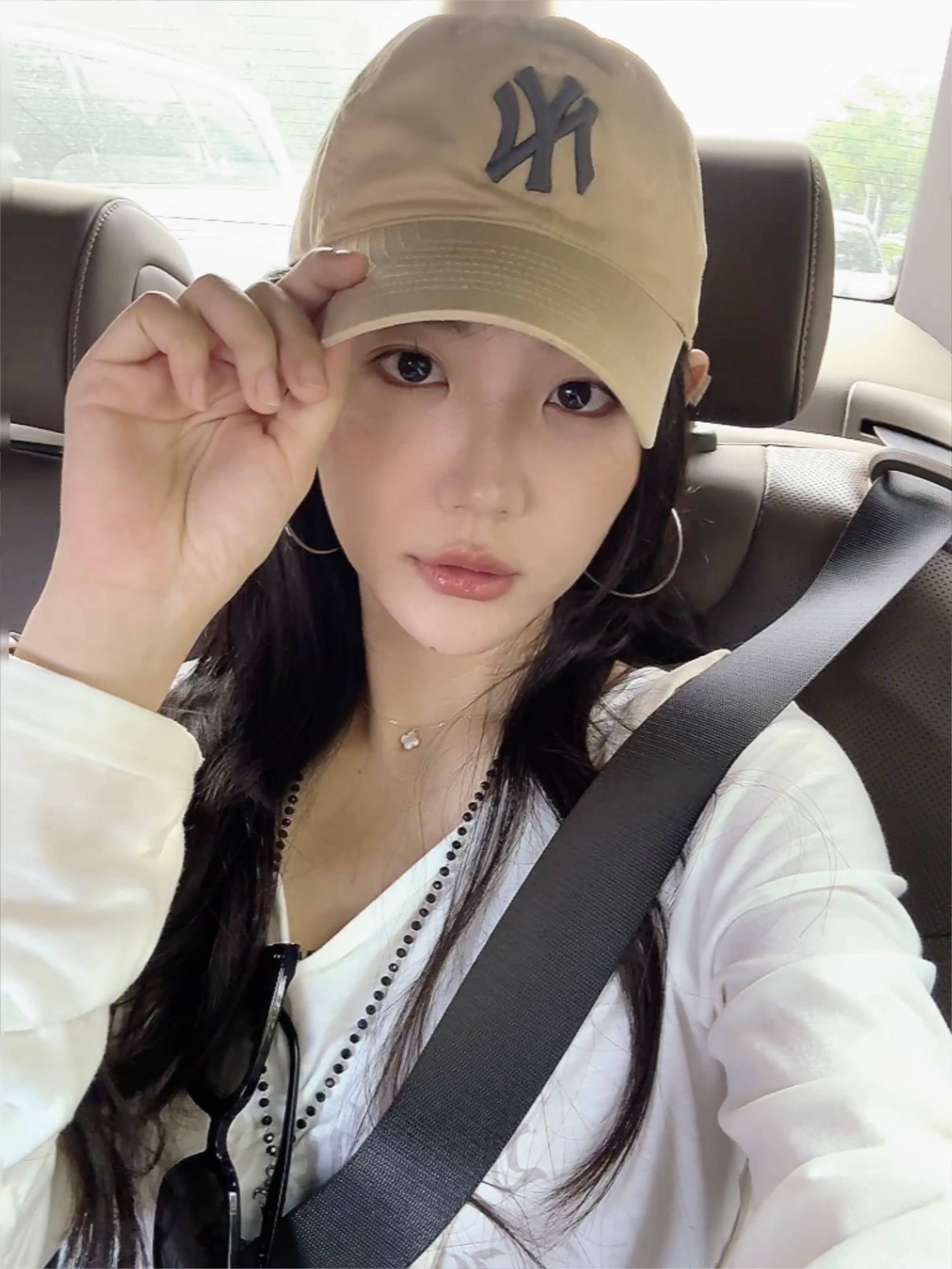 假期要结束啦？明天要上班啦？给大家发个红包开心开心～评论夸我就行哈哈哈哈哈！雨丝