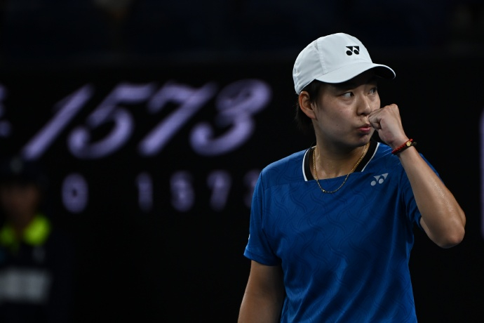 澳网女单白卓璇晋级次轮 中国选手与帕芙柳琴科娃鏖战至决胜盘抢十，最终白卓璇6-4