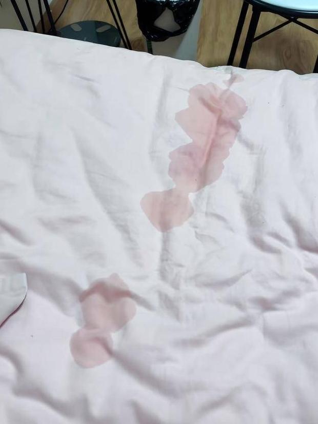 杭州独居女生凌晨被惊醒，床上一片湿黏，真相越细想越后怕！
 
浙江杭州这件事，必