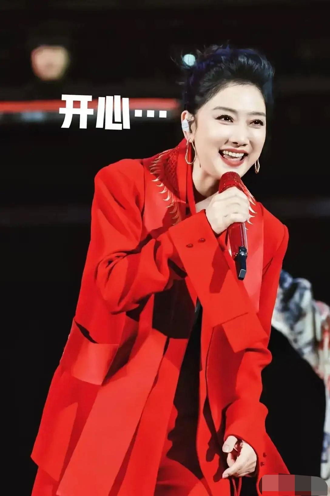 在全网络最乐呵的人，估计就是玲花啦！她高兴可不是因为演唱会门票卖疯了，也不是人气