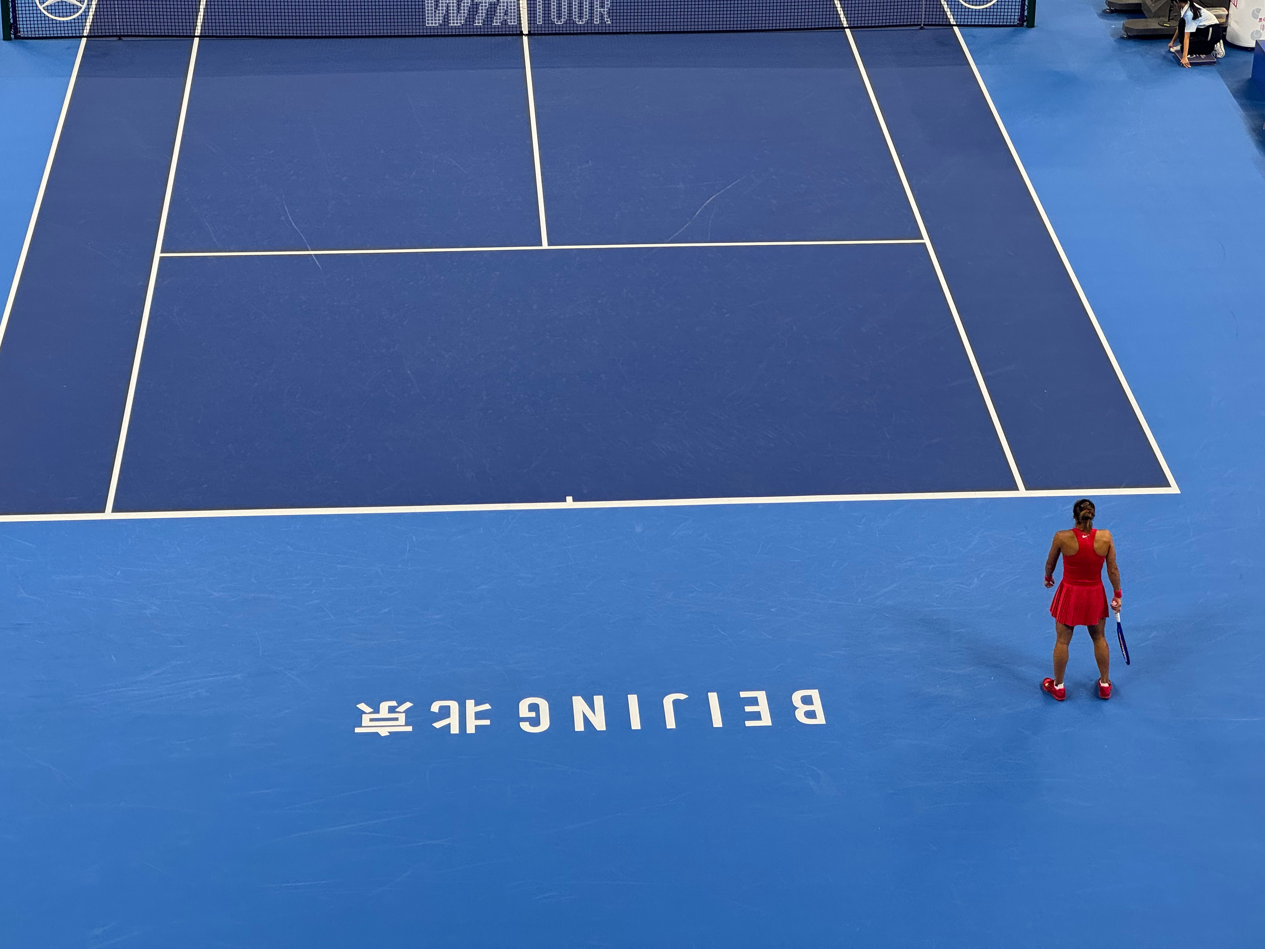 郑钦文1比0查拉耶娃2026中网郑钦文vs查拉耶娃 郑钦文第二盘率先被破目前2-