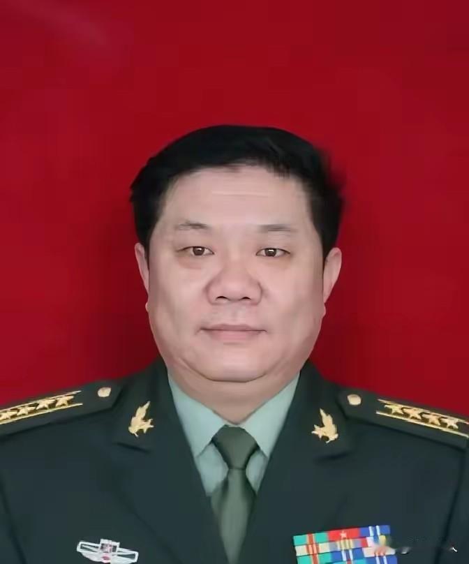 1985年，奔赴老山前线前夕，突击队队长孙兆群和战友们定下一份口头约定：此战若是