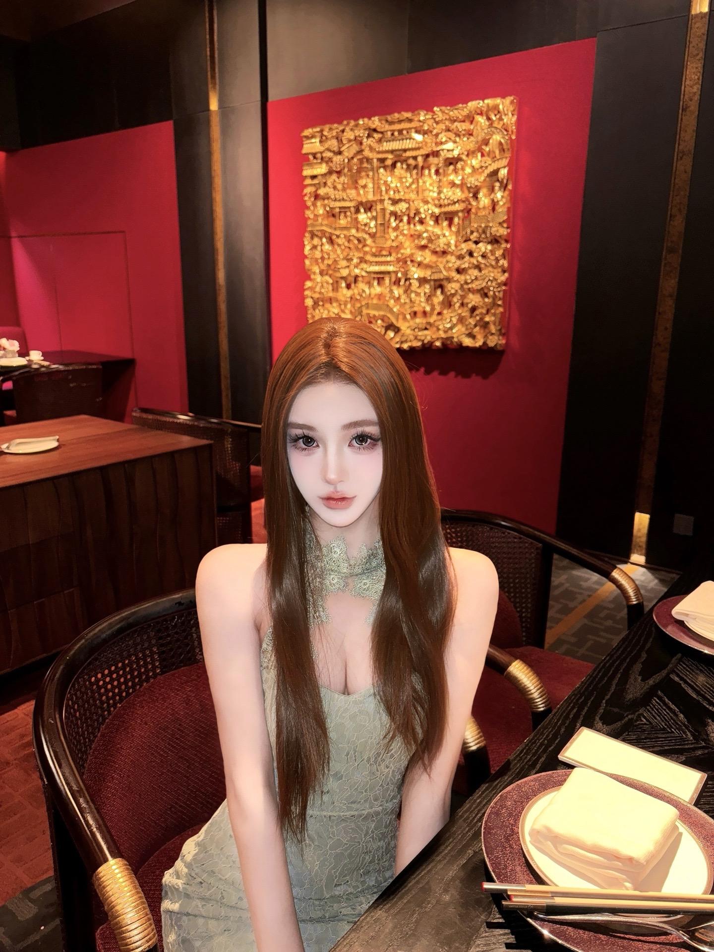 正是情窦乱开的年纪 半夜伤感都不知道想谁。