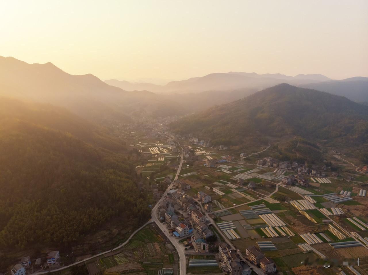 紧急预警！黄岩发布暴雨黄色预警，山区乡镇全域筑牢防汛安全屏障

8月13日14时
