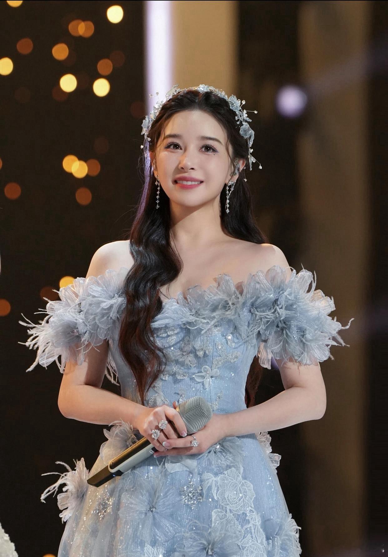 1.阚清子接下来不会接太多的活，《浪姐》节目录制结束之后，她准备回家继续备孕，这