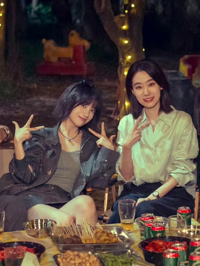 P1高考完之后和妈咪一起紧张查成绩P2化身朋克女和妈咪一起开party ​​​