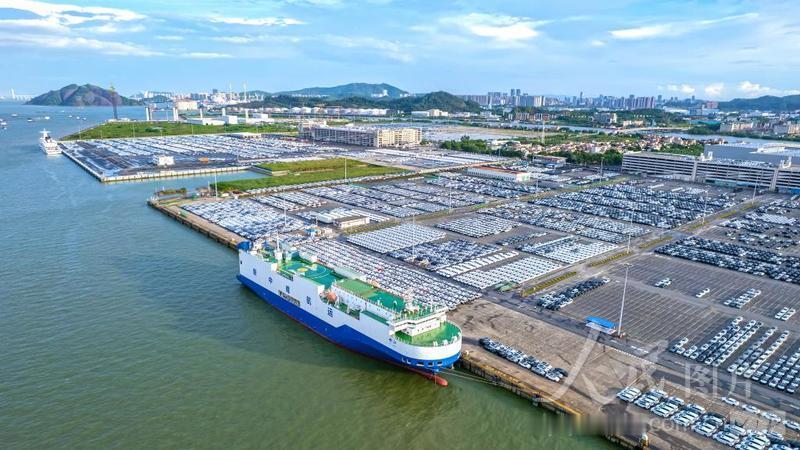 【广州汽车出海暴涨！】近日，广州市商务局披露了一组数据，今年1-5月，全市出口汽