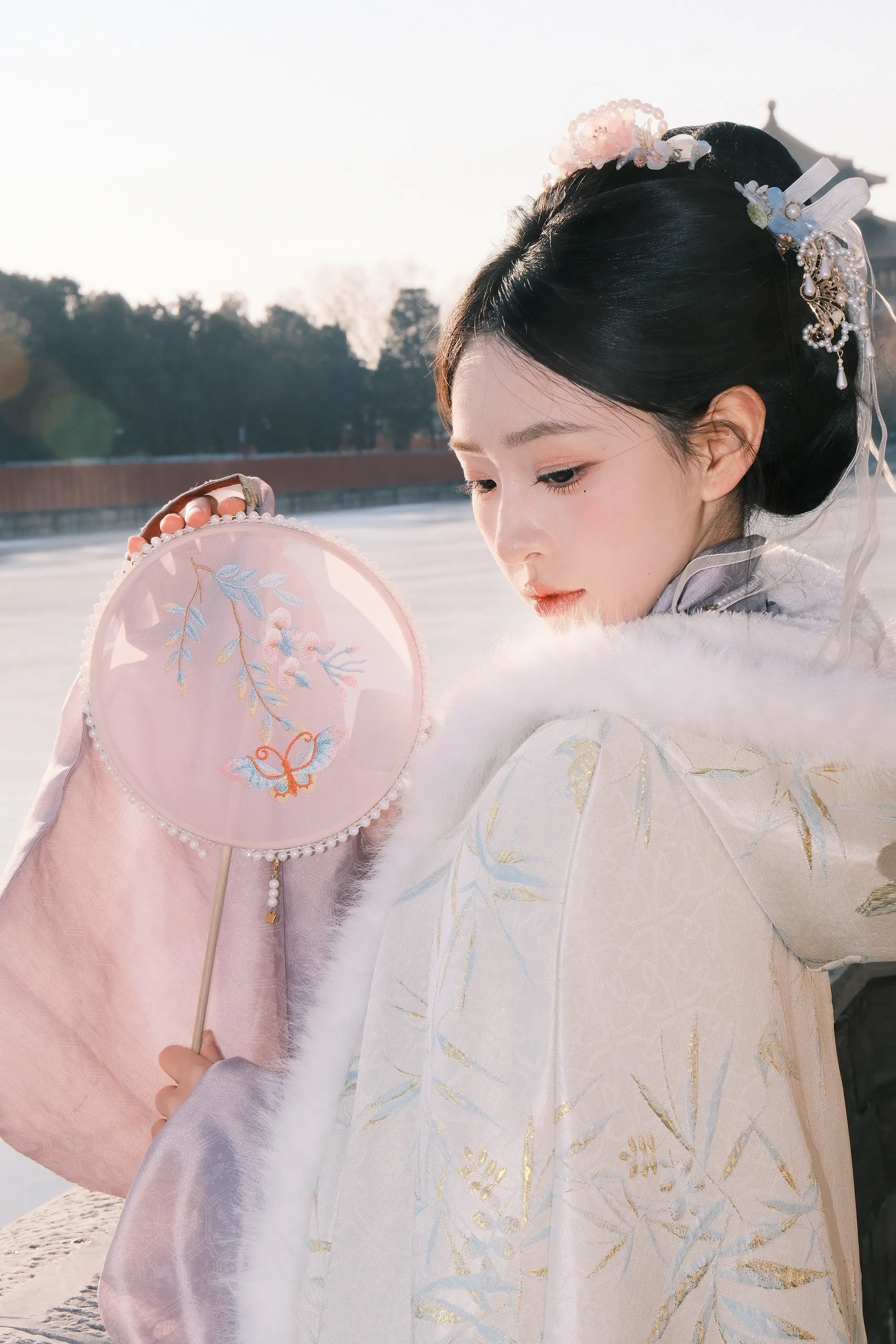 明朝明朝待明朝，只愿卿卿意逍遥