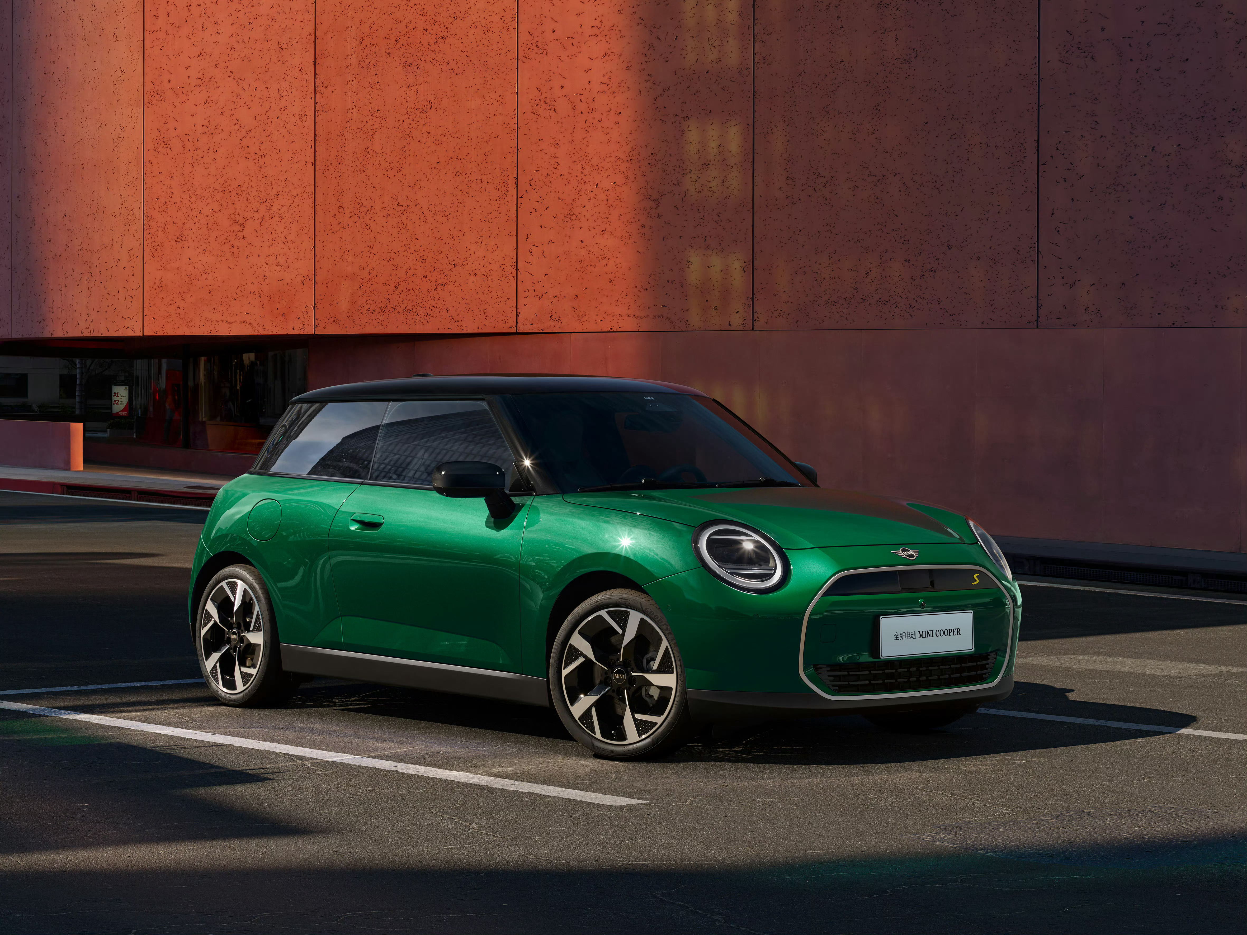 纯电MINI降价了！Mini Cooper14.88万起，Aceman16.39