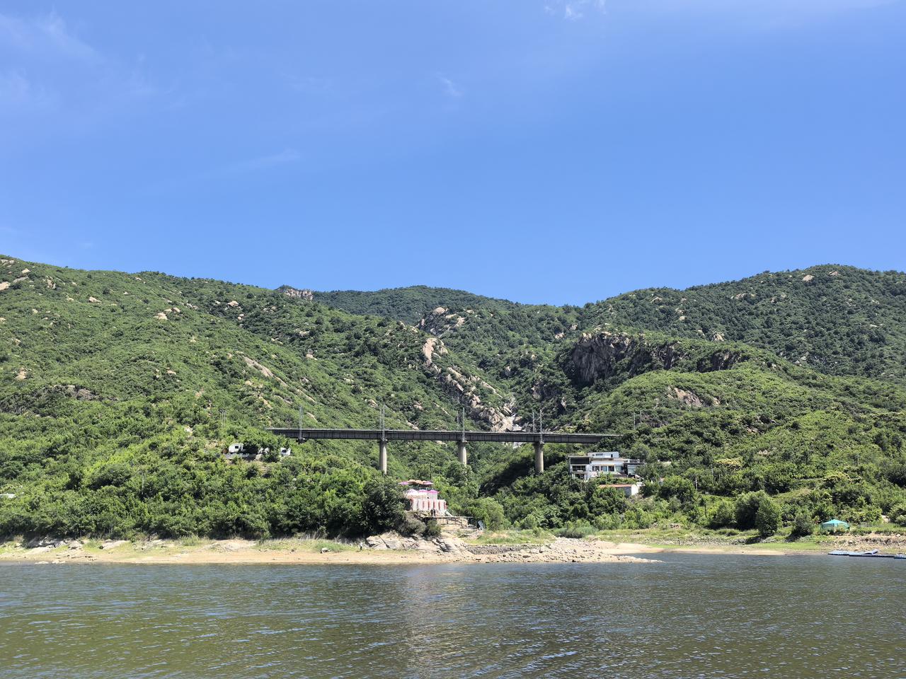 特朗普喜欢在社交平台上许愿，比如 24 小时解决俄乌冲突，比如美伊即将达成协议，