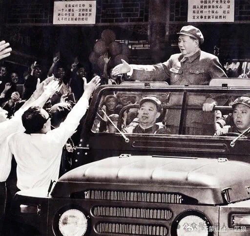 【人民为何热爱毛主席】      那些一心抹黑、污蔑毛主席的人百思不得其解，自己
