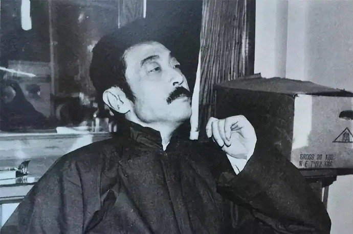 我想此后只要以工作赚得生活费，不受意外的气，又有点自己玩玩的余暇，就可以算是幸福