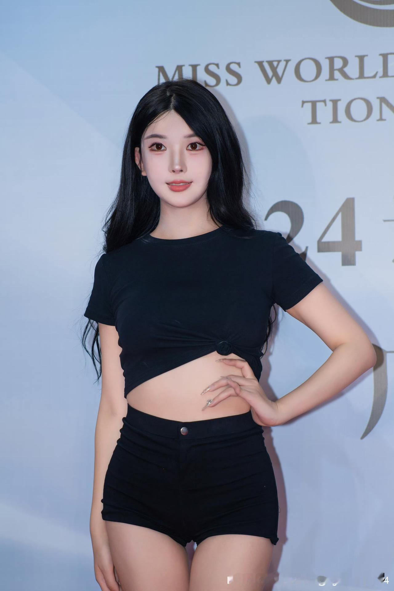 选美模特：妍熙