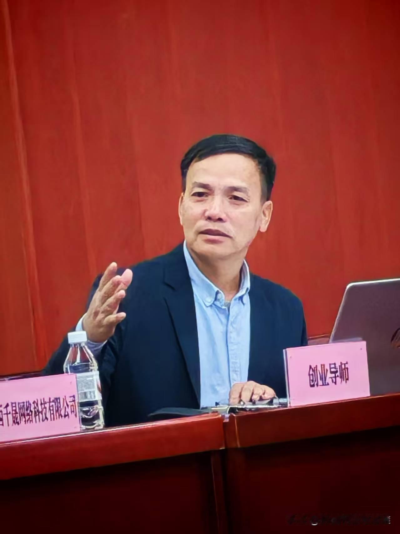 周末参与市、区两级人社区举办的创业帮扶沙龙，为企业赋能增力。我们期待能为更多的企