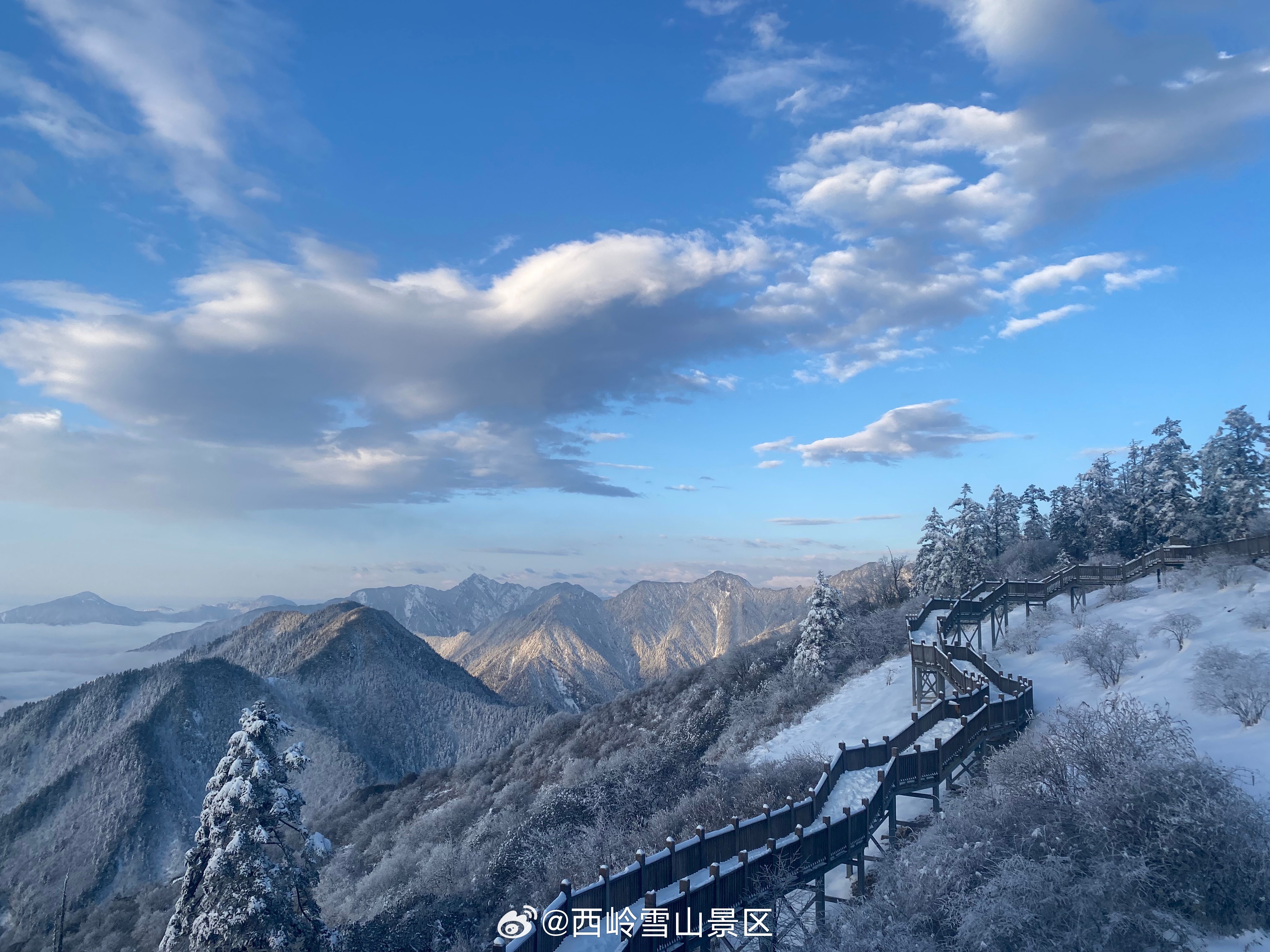 冬日山川如梦，雪落后更显纯净静美 🌨❄️ #冬日山川##静谧之美 ​​​