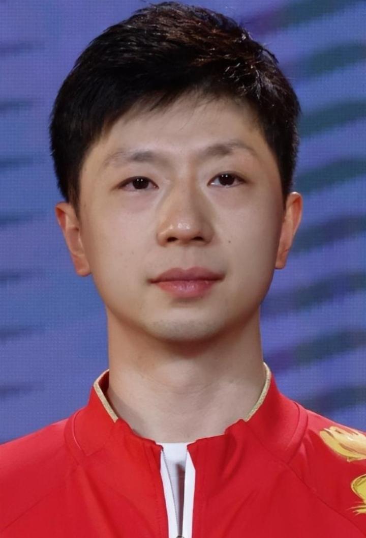 马龙督训太拼了！不愧是国乒定海神针！
 
最近国乒在成都备战世乒赛，马龙以乒协副