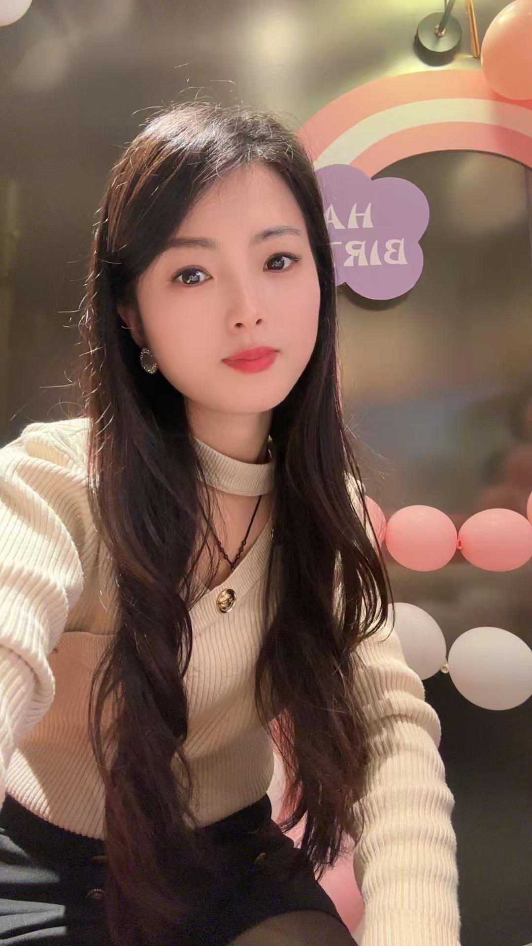 心里的疙瘩也许不会打开，就像玻璃杯一样碎了就不会像从前那样