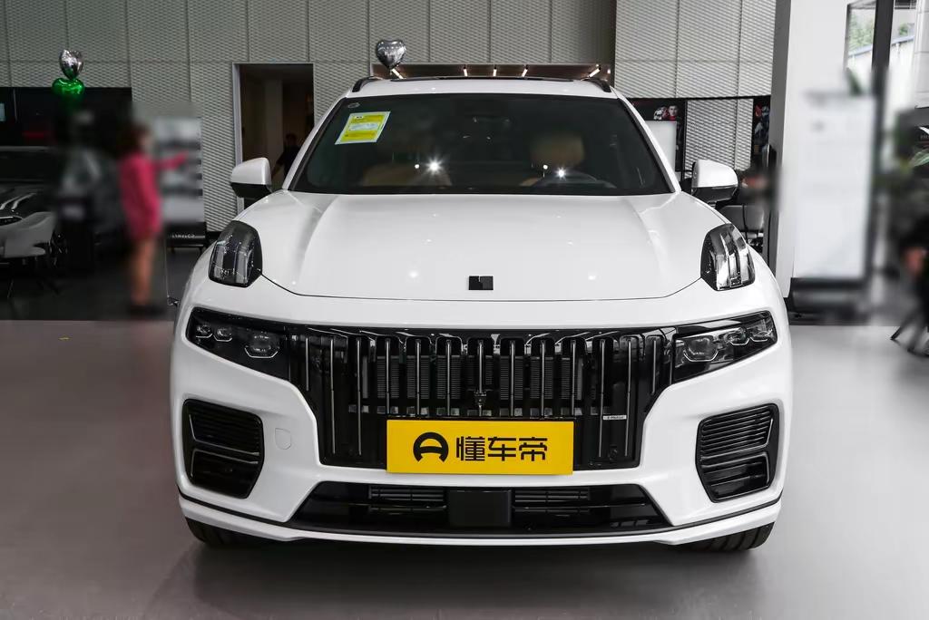 EM-P这是一台超过五米、整备质量直奔2.4吨的中大型SUV，纯电续航能跑多远、
