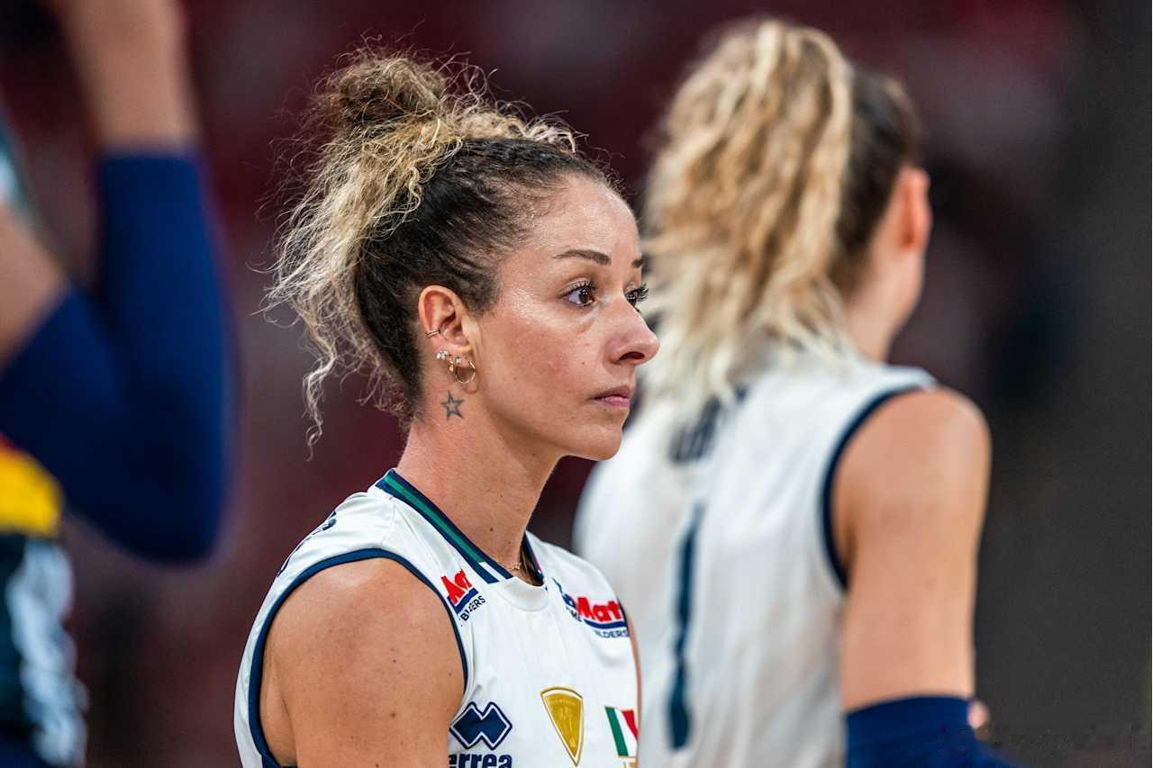 vnl2025 女排第116，冠军站意大利3-1战胜巴西，卫冕成功。四局比分22