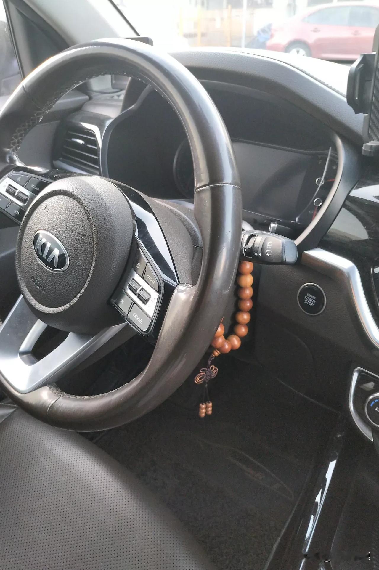 ,驾驶感受非常好 ,后来有一次去南方城市坐的出租车也是起亚 ,记不清是起亚的具体