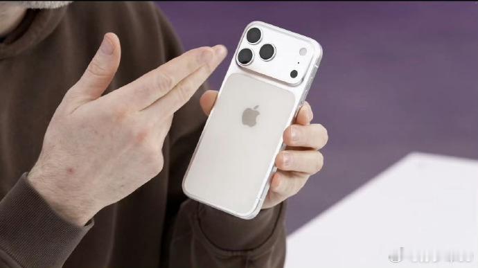 iphone 17pro外观，这应该是这几年外观变化最大的一代苹果了吧[二哈]i