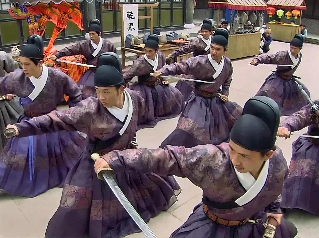 明朝灭亡后，忠于皇权的15万锦衣卫去哪了？

在明朝历史中，锦衣卫是一个重要的特