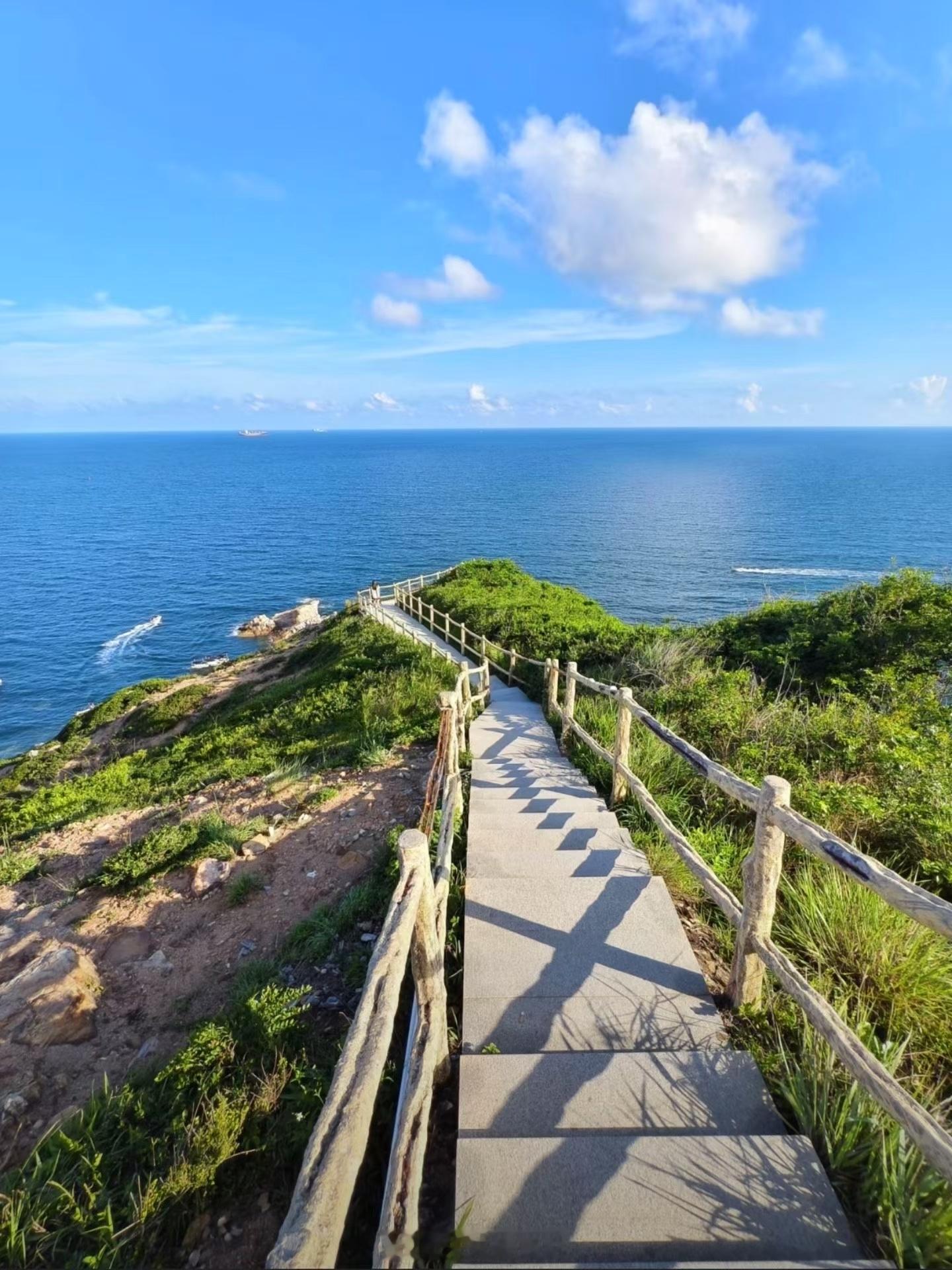 2026年中日军力核心对比1. 海军：中国总吨位、舰艇数量、航母体系、核潜艇均碾